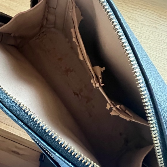 CUYANA Black Leather Toiletries Bag Case - Picture 5 of 5